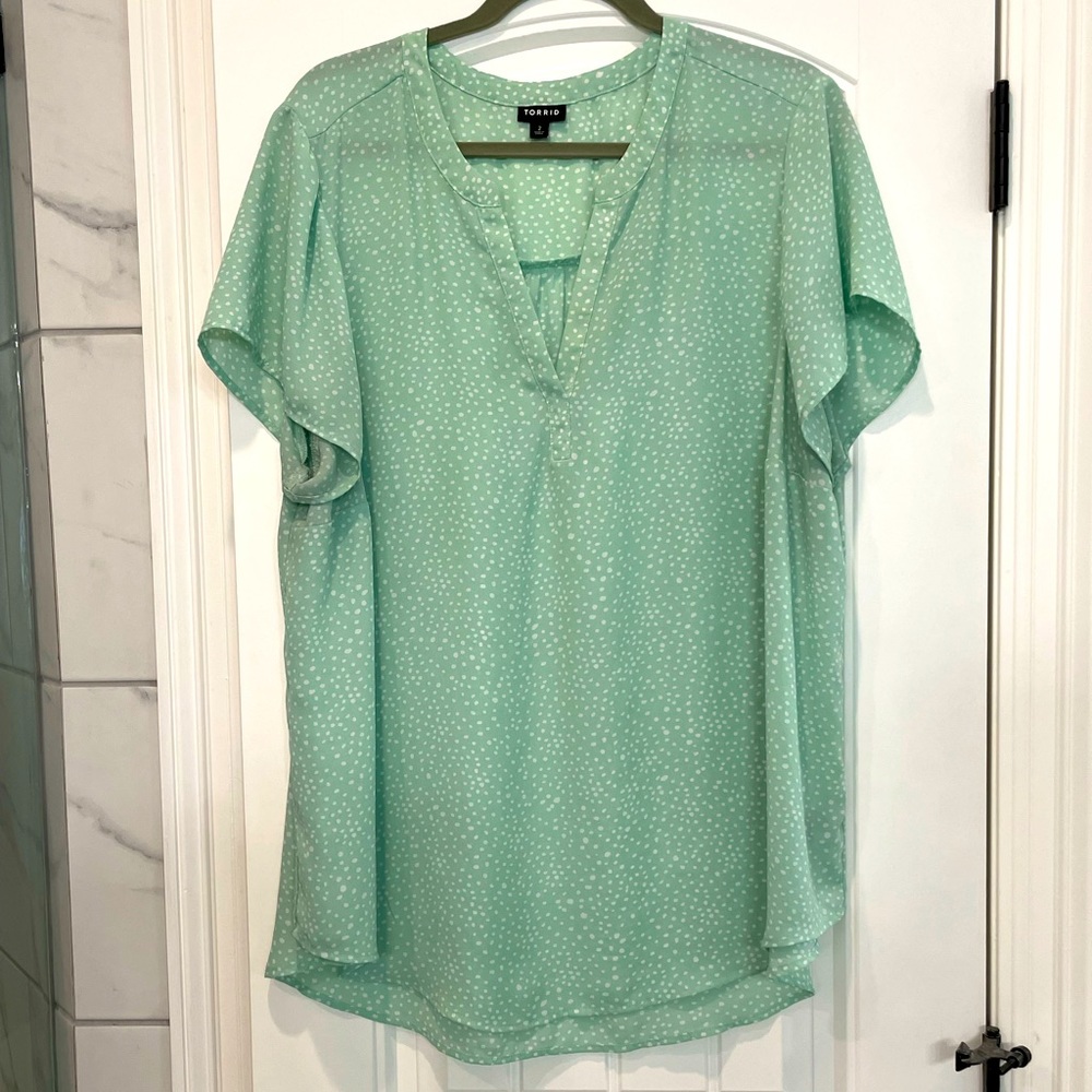 Torrid Size 2 Blouse